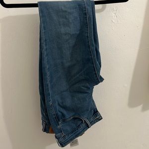 Levis mid rise super skinny